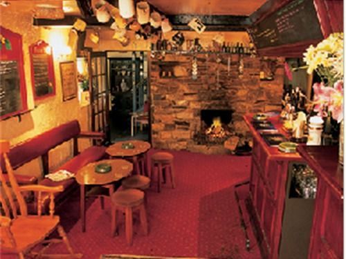 The Druid Inn Llanferres 外观 照片